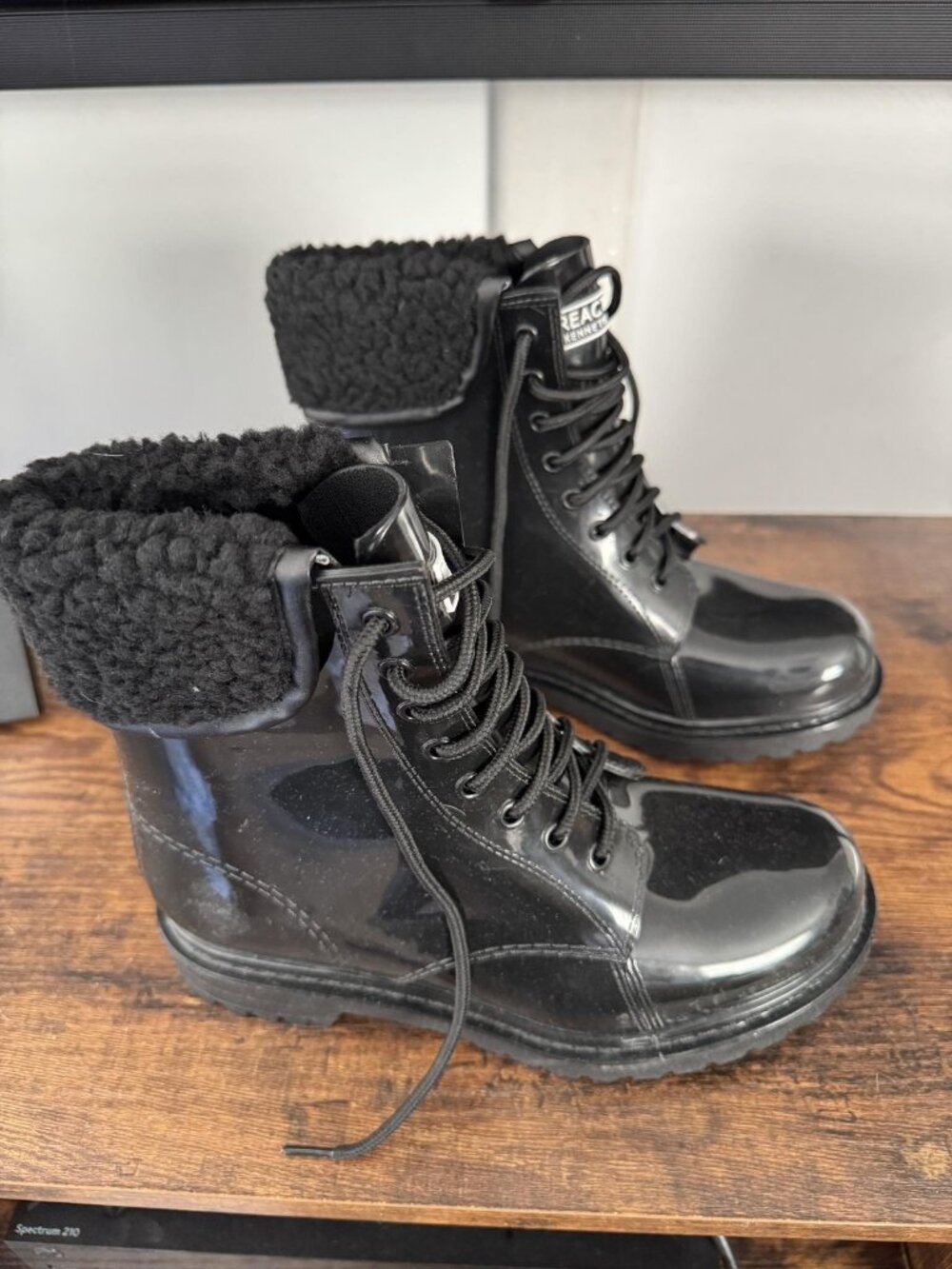 Kenneth Cole Reaction Size 8M Women's Black Patent Leather Combat Boots with She